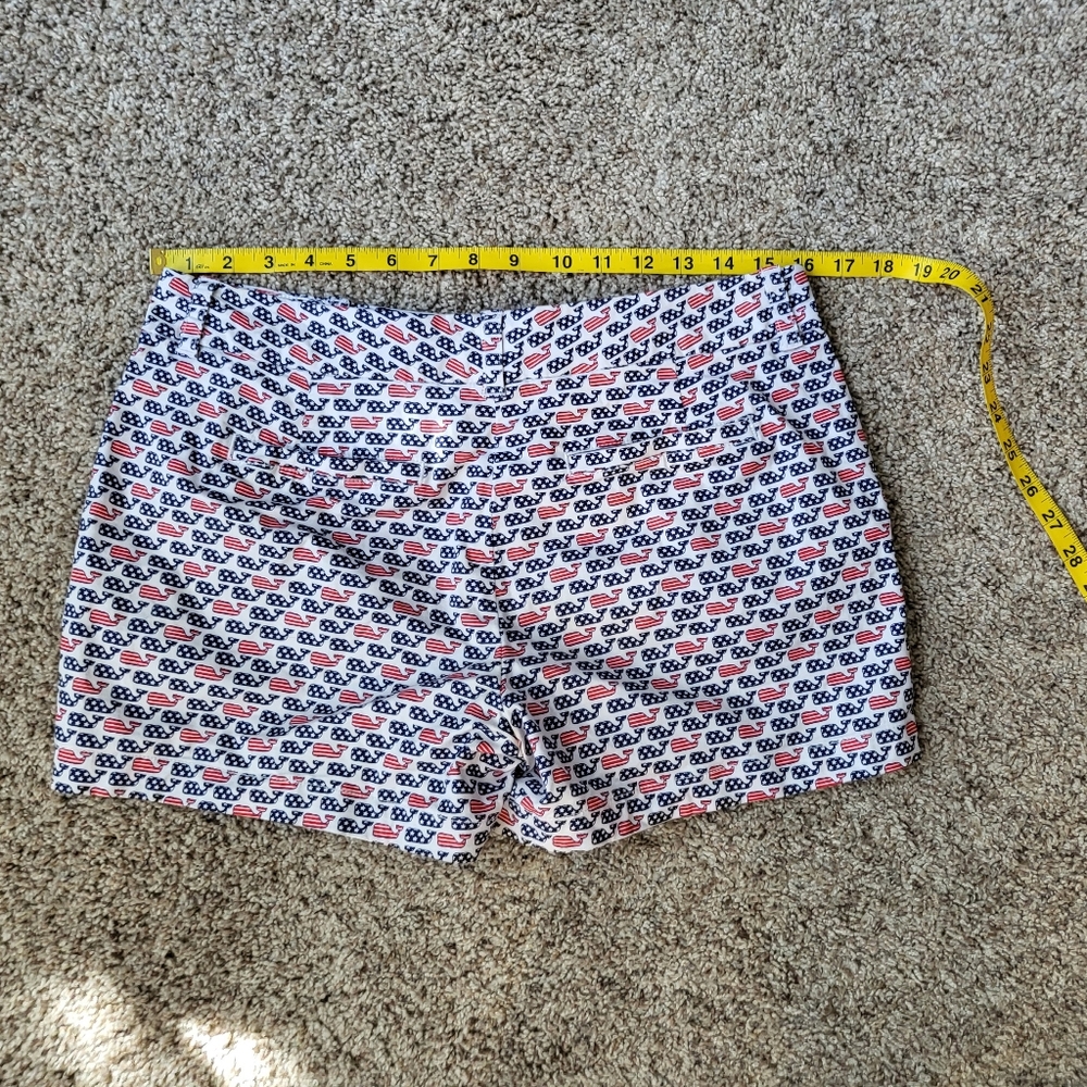 Vineyard Vines flag 🐋 print shorts 4 - Picture 4 of 7